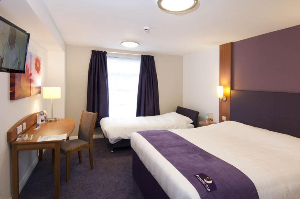 Premier Inn Camberley Oda fotoğraf