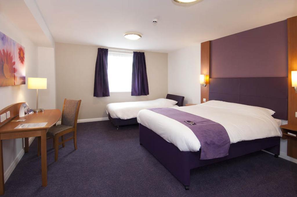 Premier Inn Camberley Oda fotoğraf