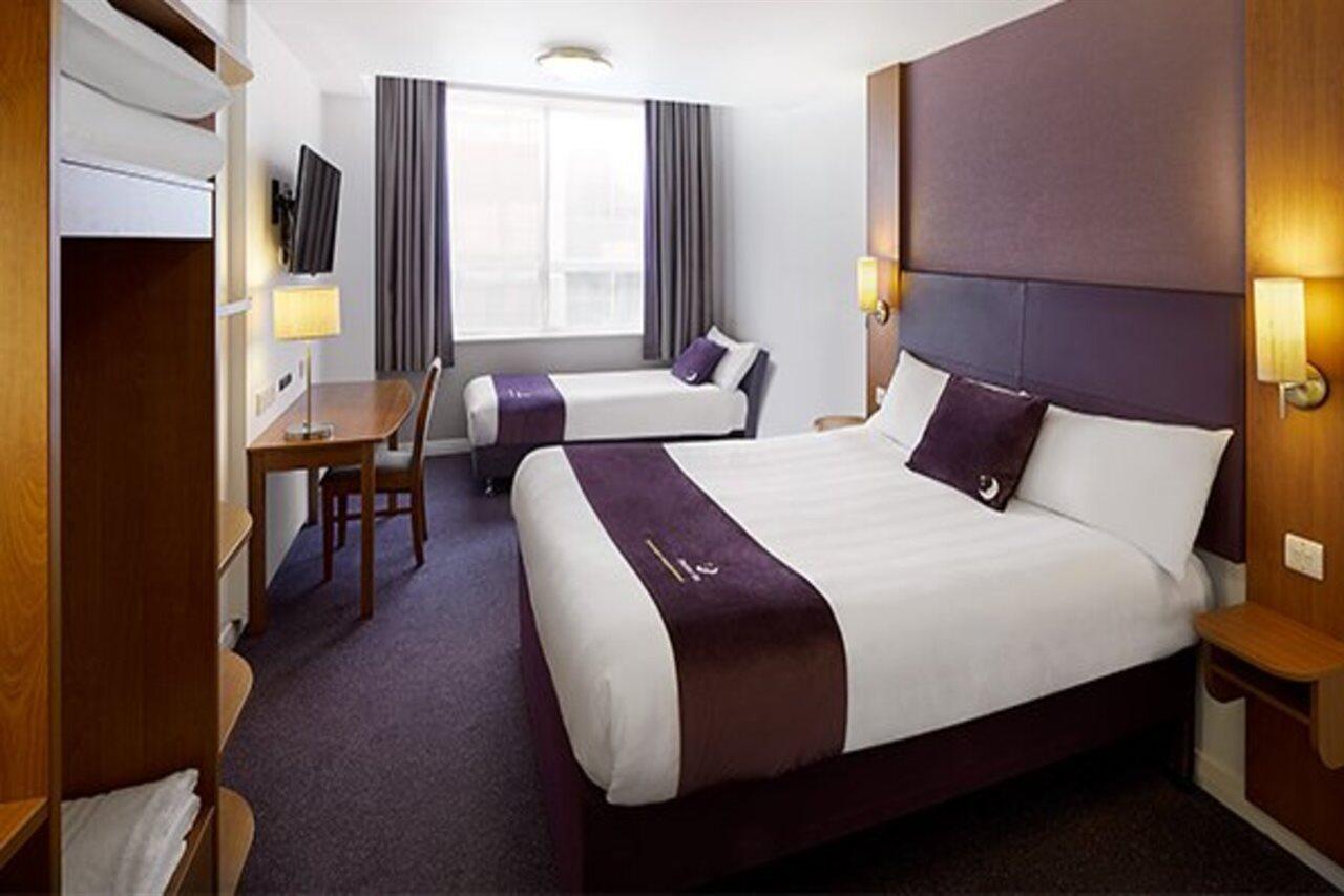 Premier Inn Camberley Dış mekan fotoğraf