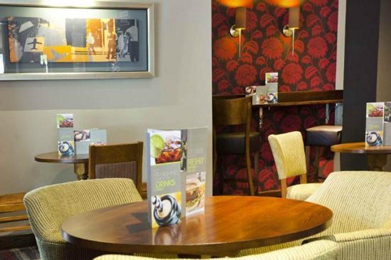 Premier Inn Camberley Dış mekan fotoğraf