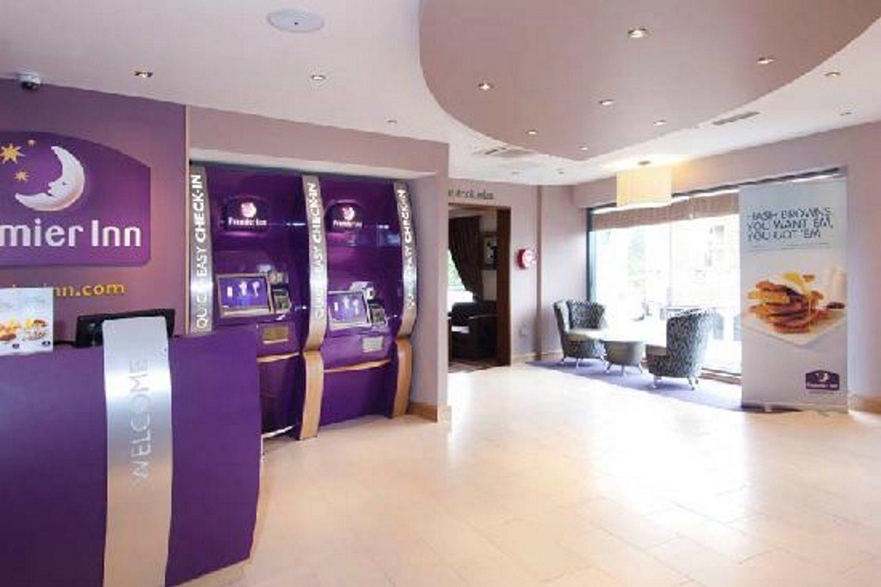 Premier Inn Camberley Dış mekan fotoğraf