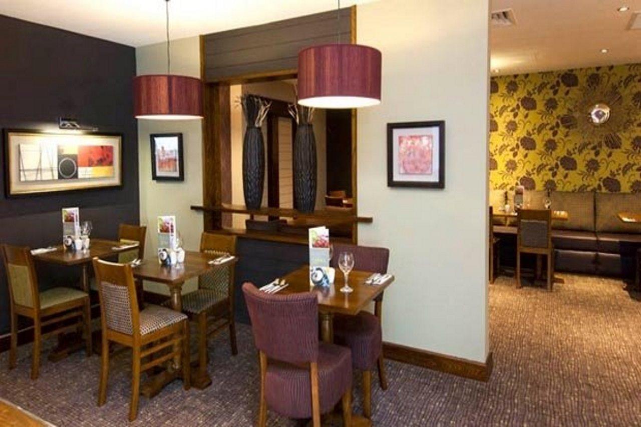 Premier Inn Camberley Dış mekan fotoğraf