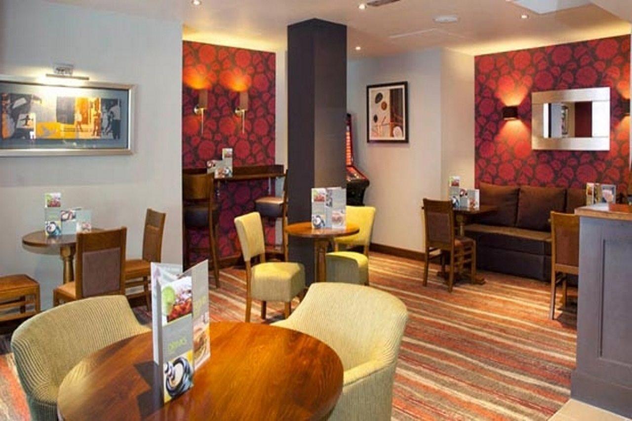 Premier Inn Camberley Dış mekan fotoğraf