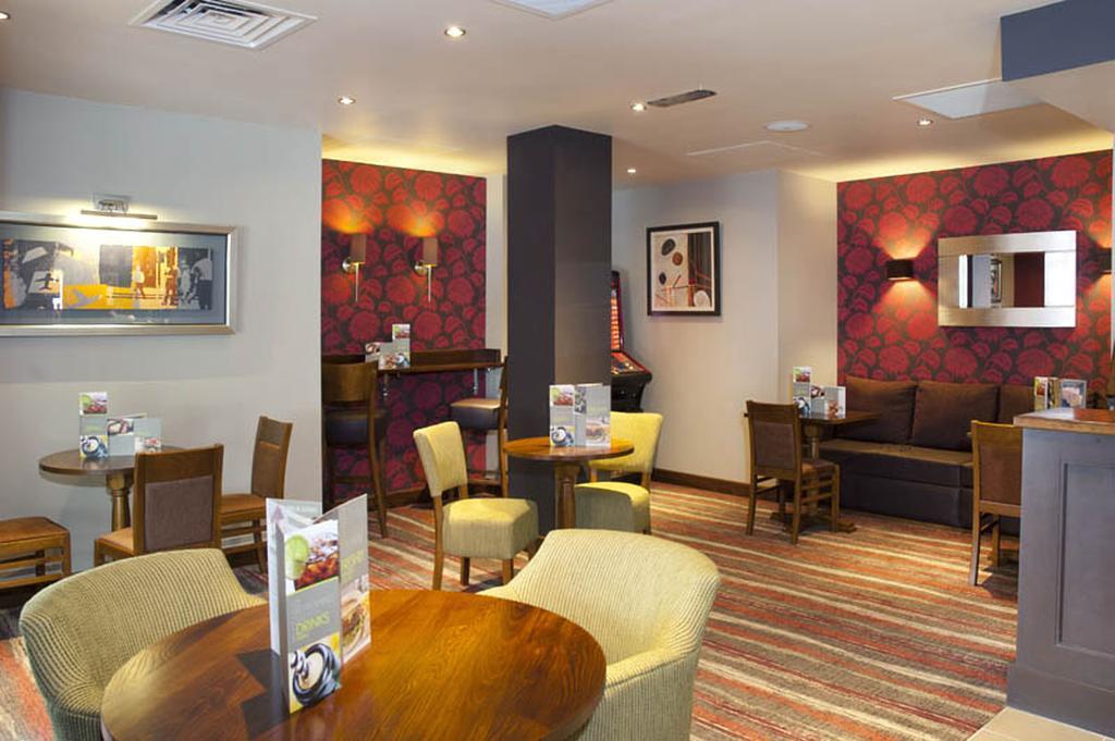 Premier Inn Camberley Dış mekan fotoğraf