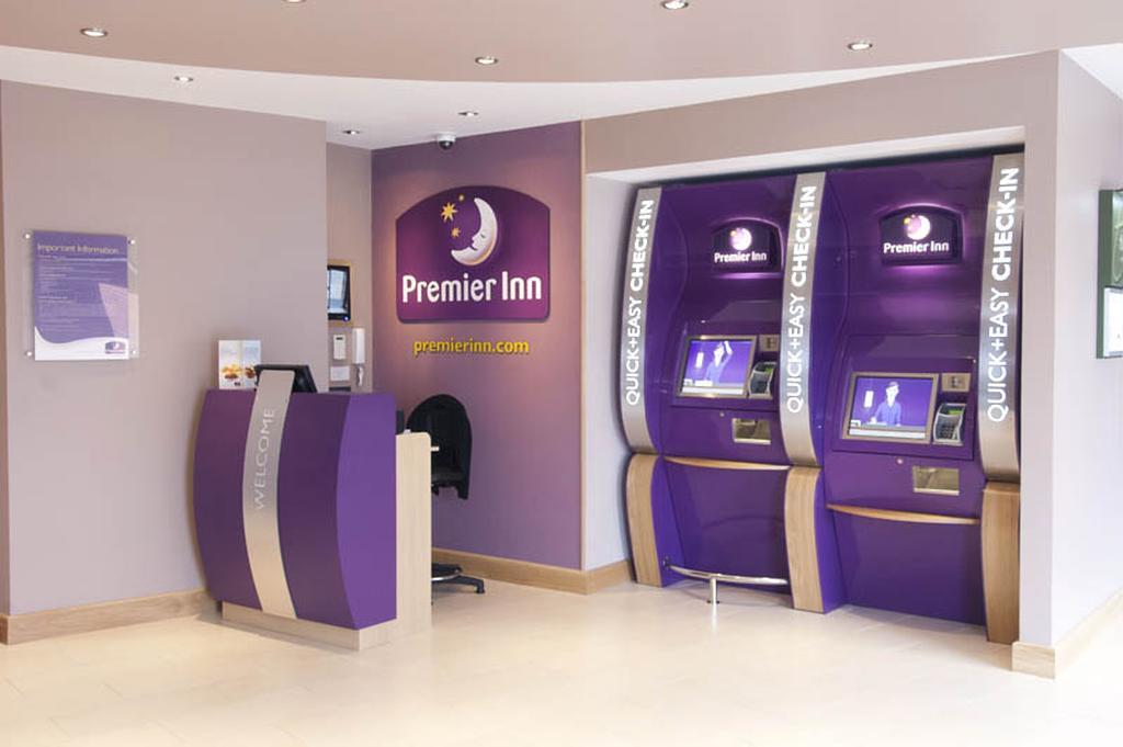 Premier Inn Camberley Dış mekan fotoğraf